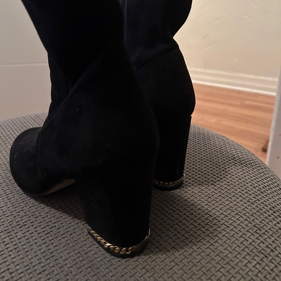 Black and gold heal boots - Picture 2 of 2